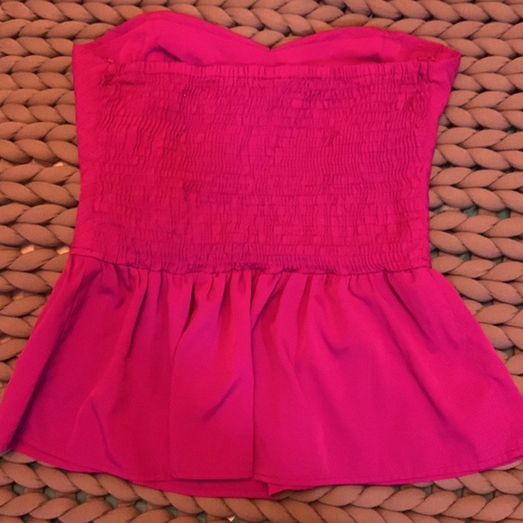 CHARLOTTE RUSSE HOT PINK PEPLUM TUBE TOP SIZE M - Picture 2 of 3